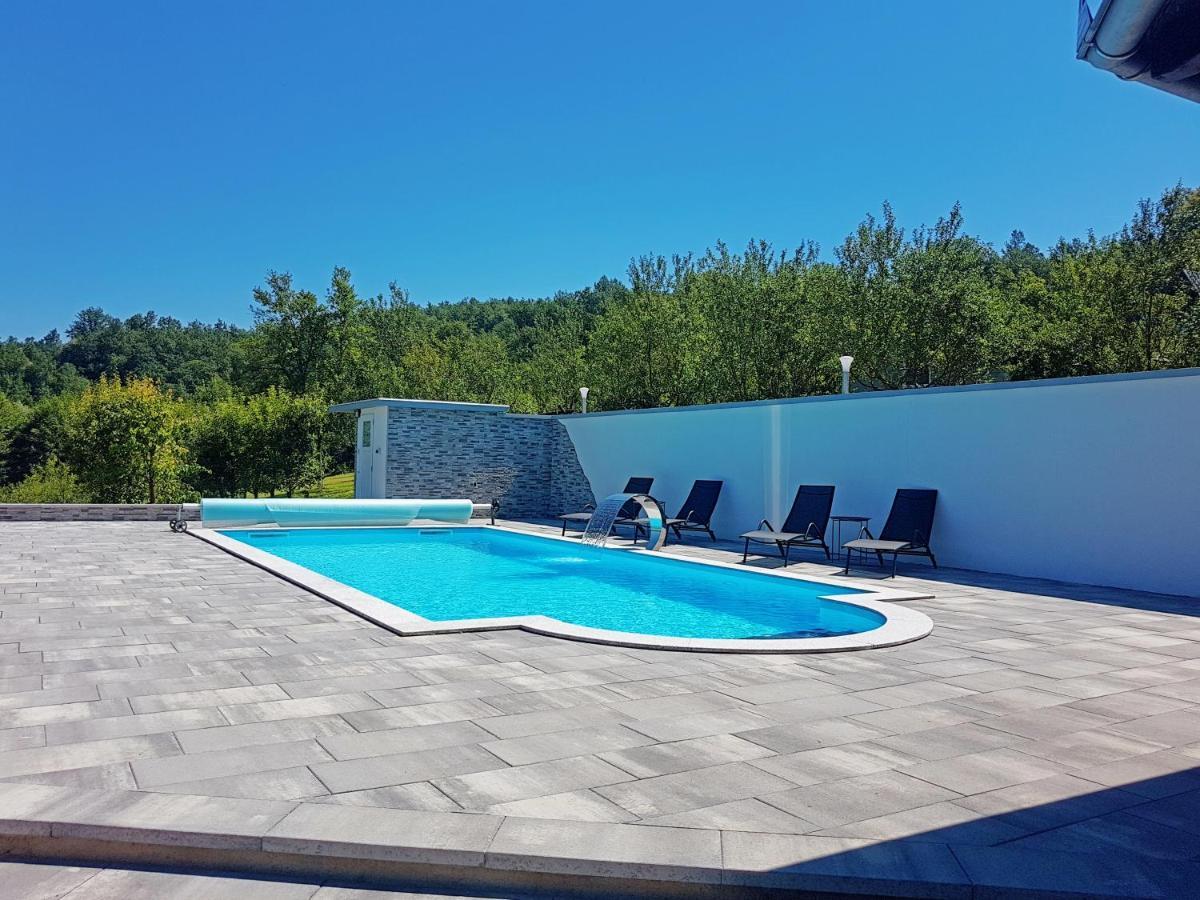 Holiday Home Emir Racic Eksteriør billede
